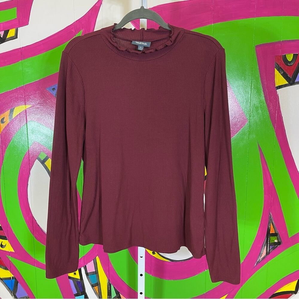 Modcloth, Maroon Ribbed Long Sleeve Shirt. Size Large. In excellent condition!